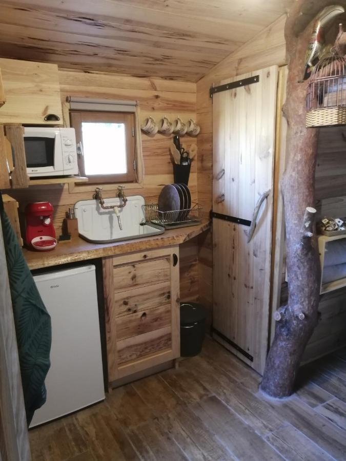 Patrice Et Chrstel Cabane En Bois Chatuzange-le-Goubet Luaran gambar