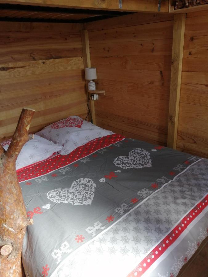 Patrice Et Chrstel Cabane En Bois Chatuzange-le-Goubet Luaran gambar